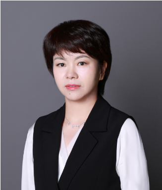 朱莉  CFO