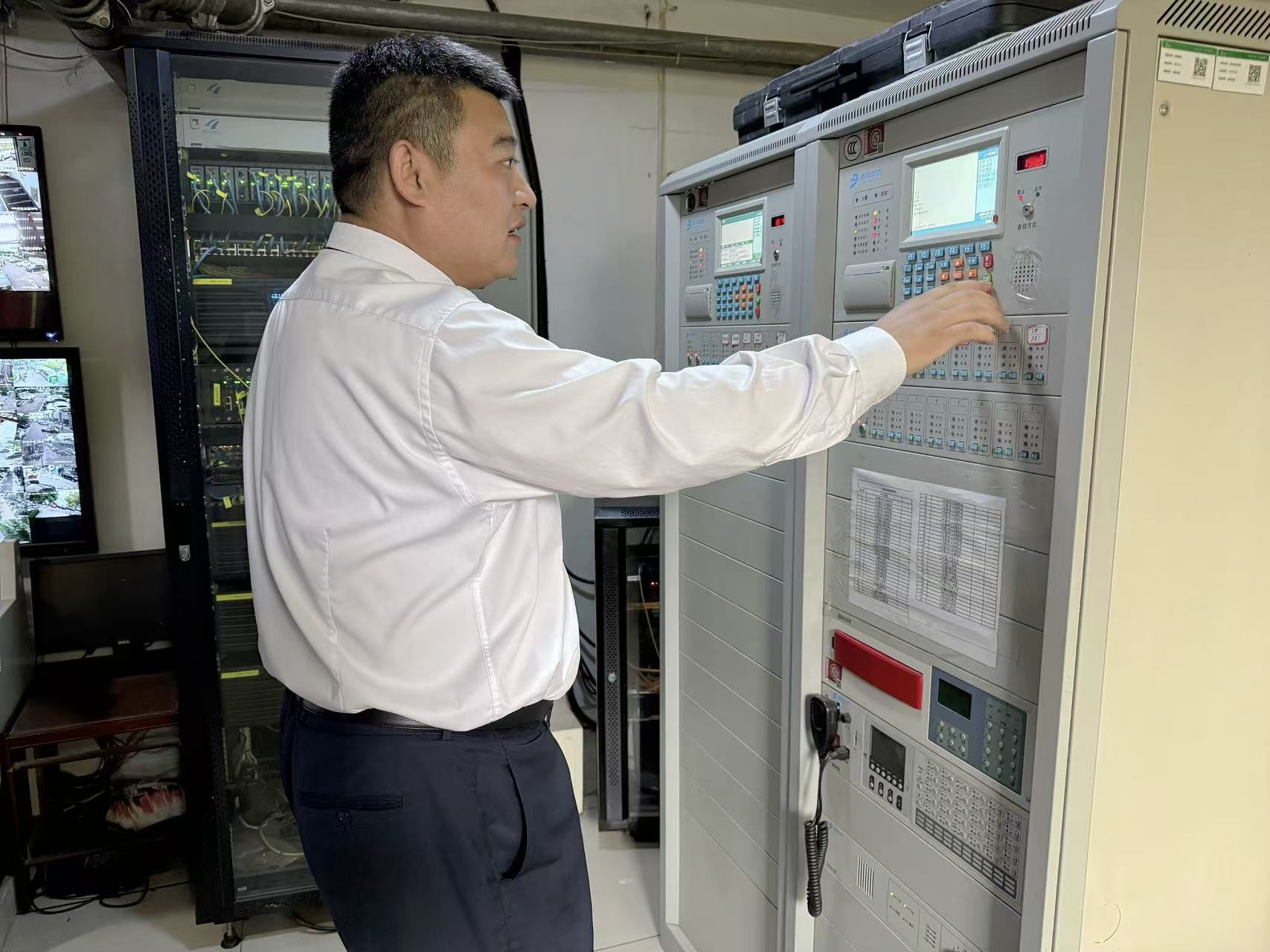 Hi 朋友，这里想跟你续个火花!